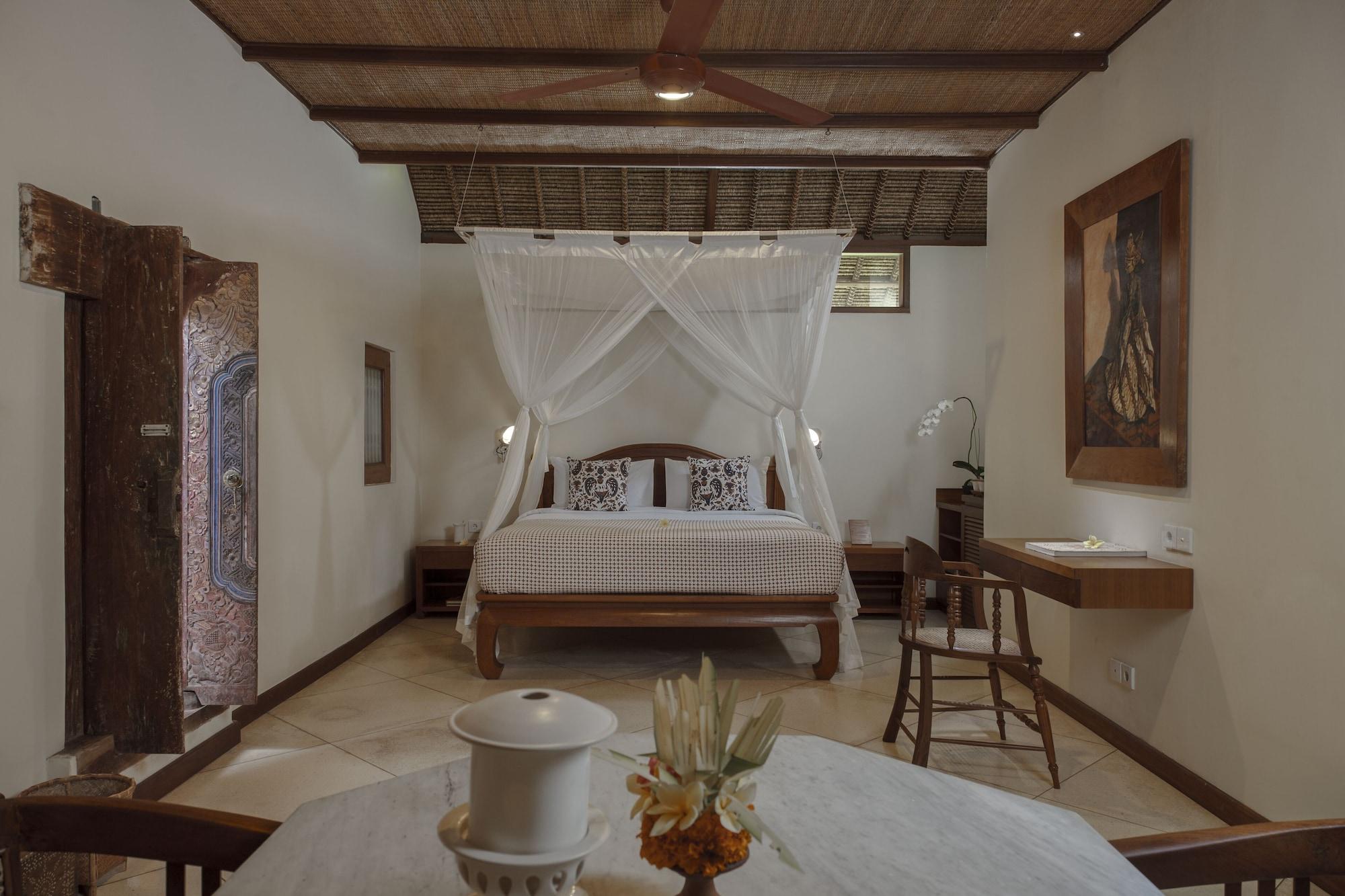 Resort Tandjung Sari 4*